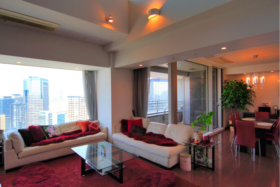 岩松修が撮影した写真のアルバム「マンション」