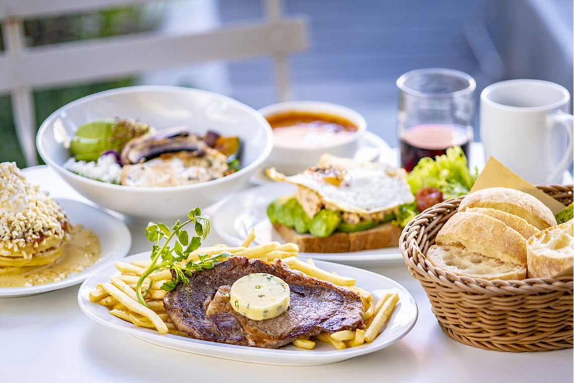 本郷直人が撮影した写真のアルバム「洋食」