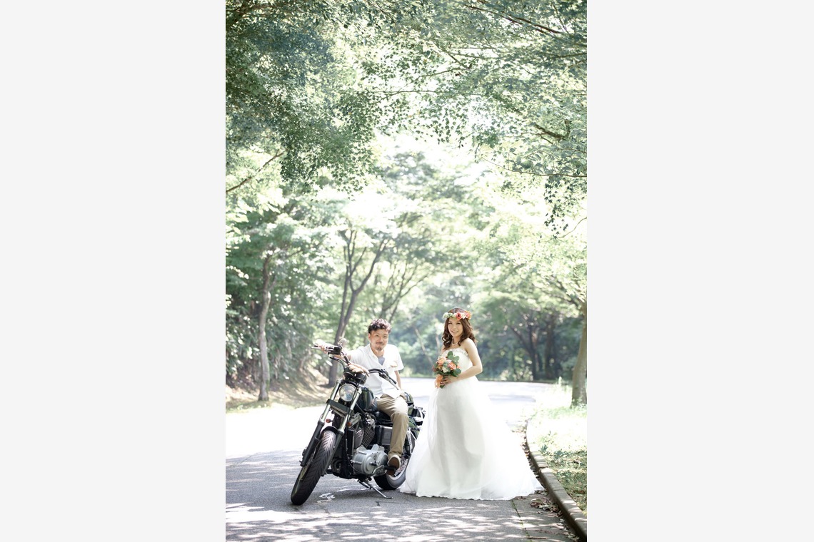 skyward photo film（竹本飛鳥）が撮影した「前撮りドレス」の写真