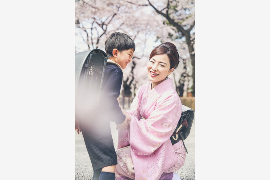 Layla Shibukawa Photographyが出張撮影した家族写真(キッズ,ベビーフォト)などが写った「入学式」の家族写真