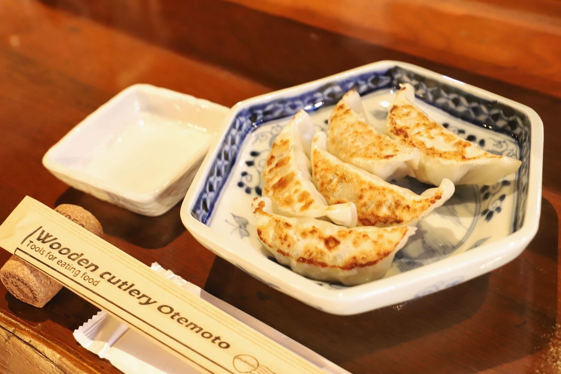 大辻尋稔が撮影した写真のアルバム「居酒屋」