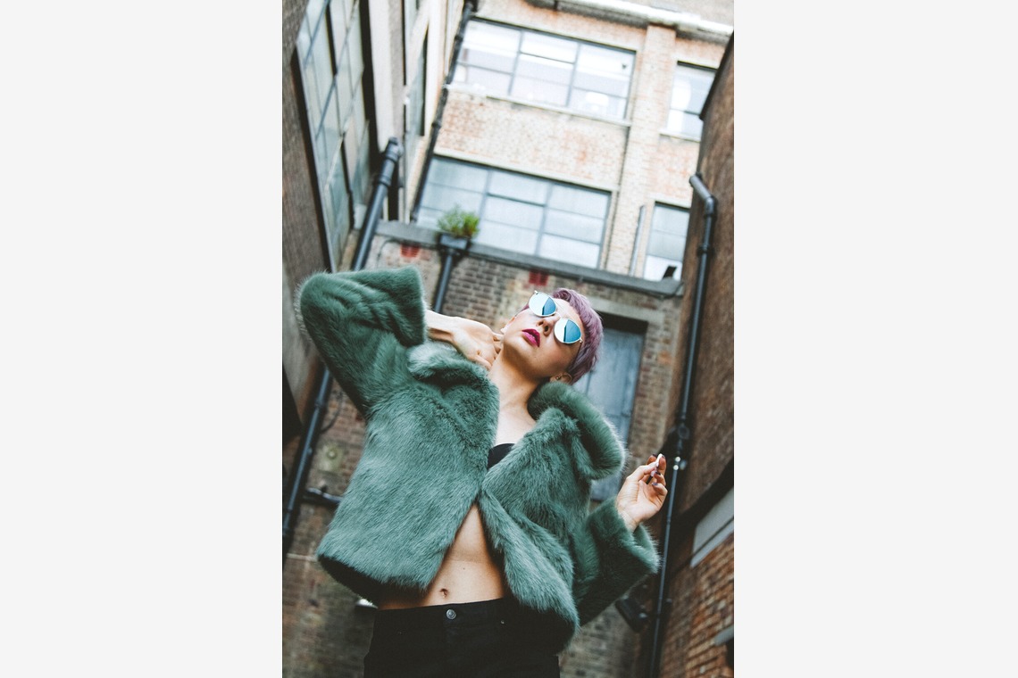 磯谷亮太が撮影した「ポートレート」の写真