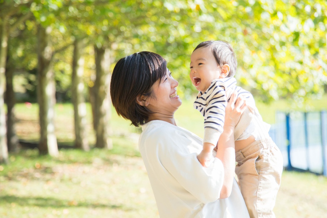 Happy with Photosが出張撮影した家族写真(キッズ,ベビーフォト)などが写った「家族写真・年賀状写真＠札幌市清田区・平岡公園」の家族写真