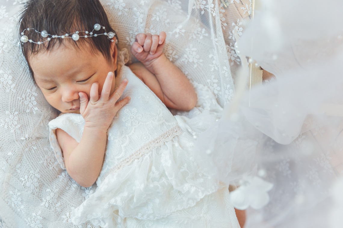 多田正子が撮影した「ニューボーンフォト」の写真