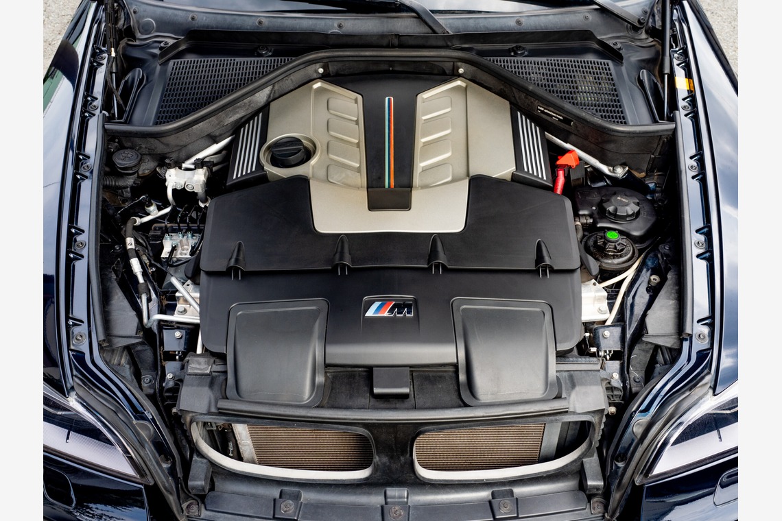 原野 英樹が撮影した「輸入車販売会社よりBMW X5のカーセンサーSDGE 掲載用写真を依頼いただきました」の写真