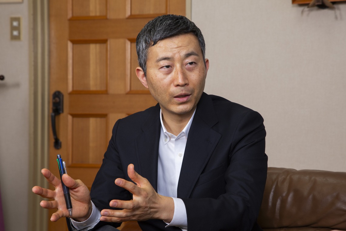 伊東昌信が撮影した写真のアルバム「インタビュー　ポートレート」