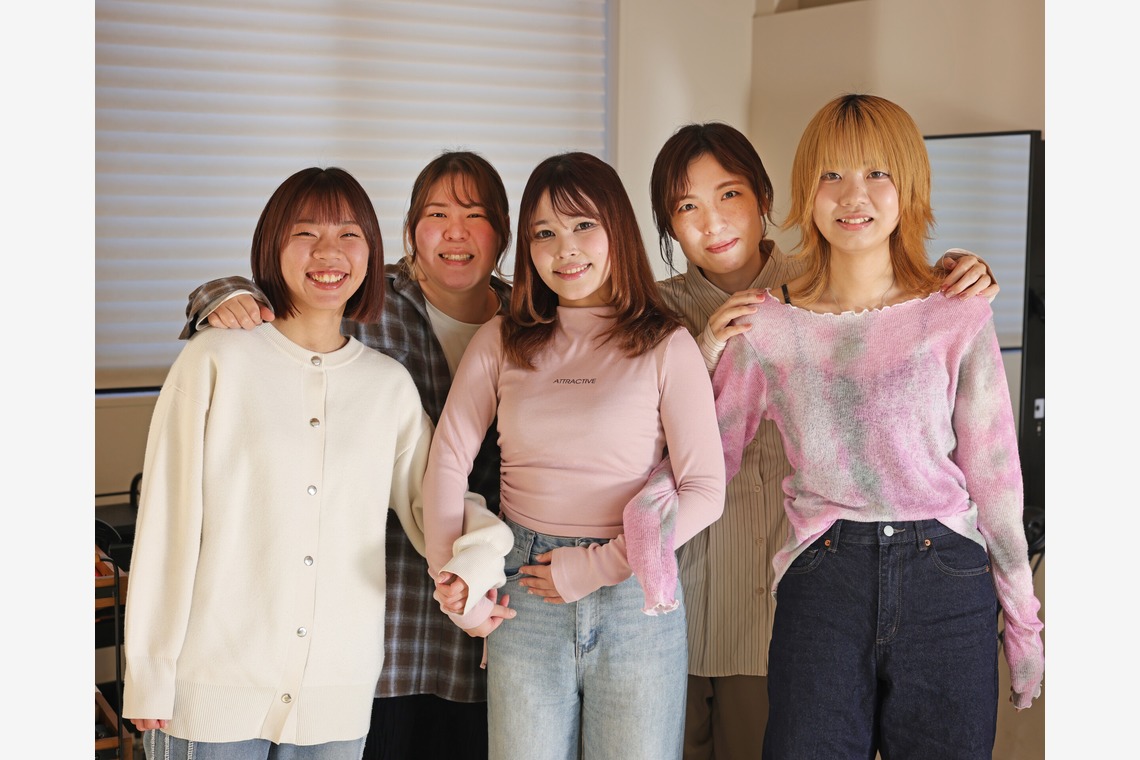 STARS -BRANDING AND DESIGN- (SNSマーケティングコンサル)が撮影した「美容室　店内　内装　外装　商品　スタッフ　撮影」の写真