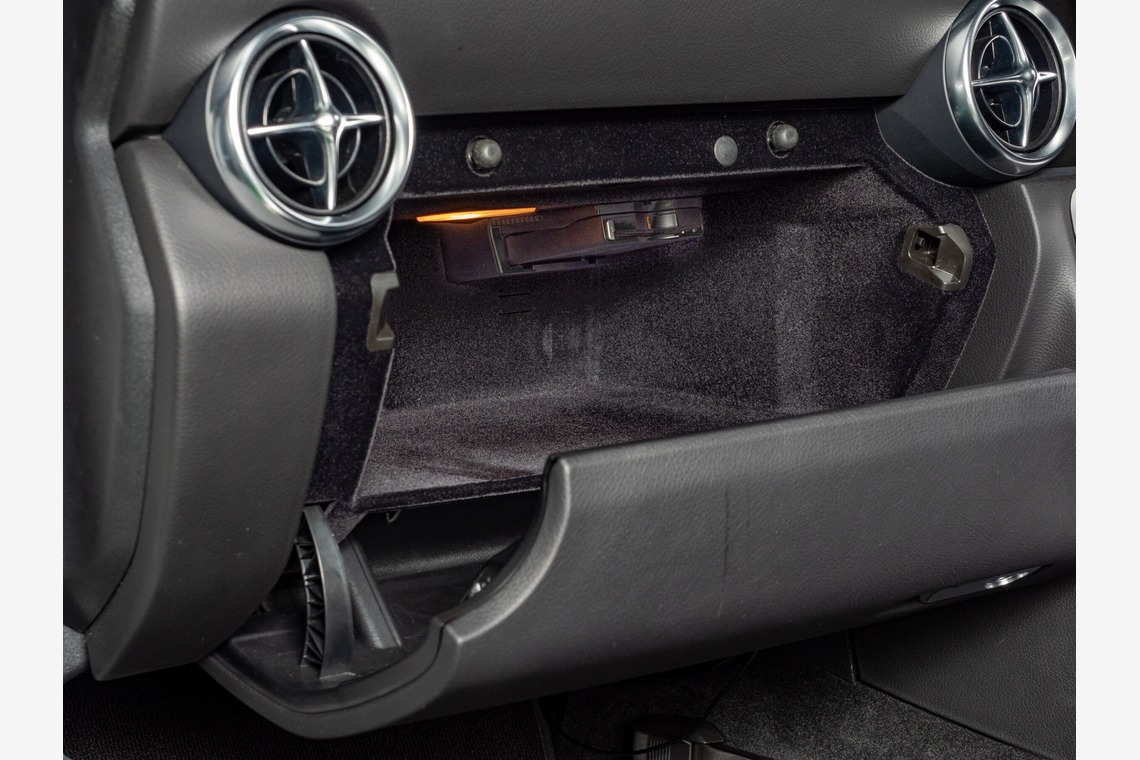 原野 英樹が撮影した「輸入車販売会社よりメルセデスベンツ SLK200をカーセンサーSDGE 掲載用写真を依頼いただきました」の写真