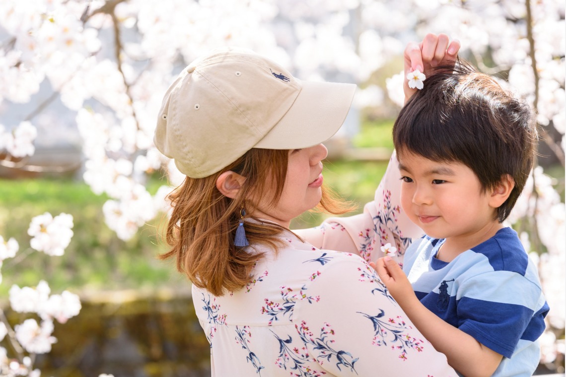 Lightgraphyが撮影した「桜の季節の親子フォト」の写真