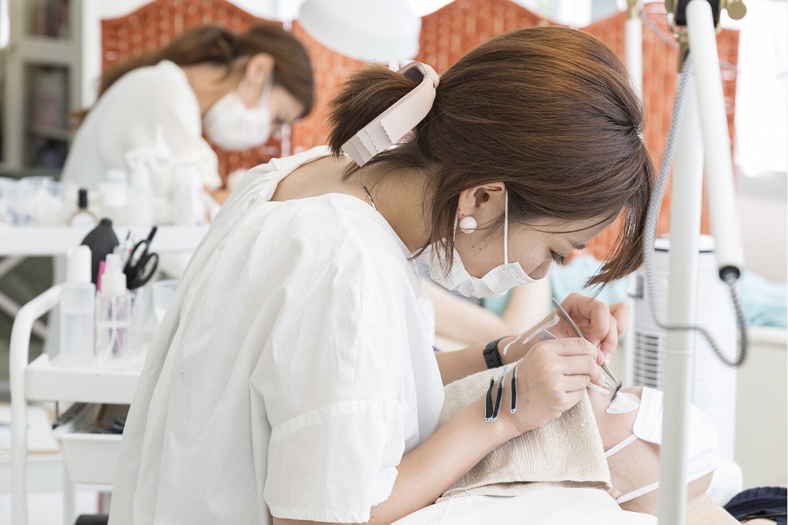 末安 善之が撮影した「ヘアーサロンの店舗およびスタッフ撮影」の写真