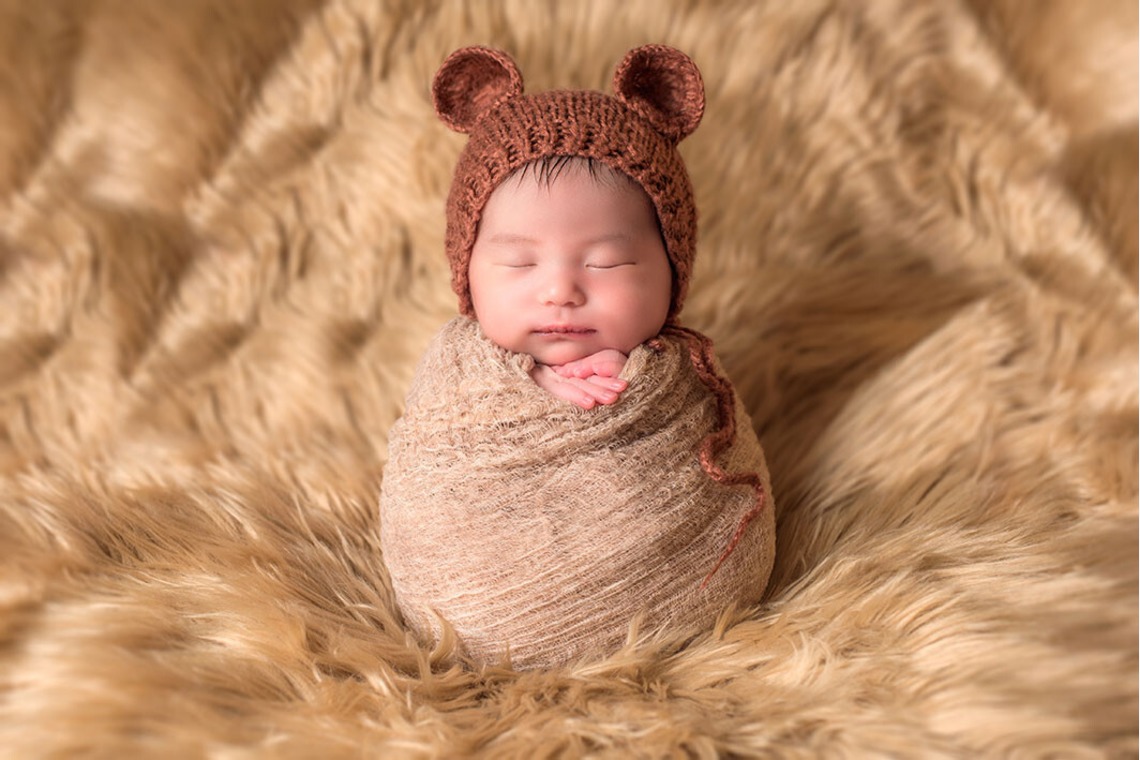 AXiS Photo Servise 藤井靖史が出張撮影した家族写真(キッズ,ベビーフォト)などが写った「ニューボーンフォト」の家族写真