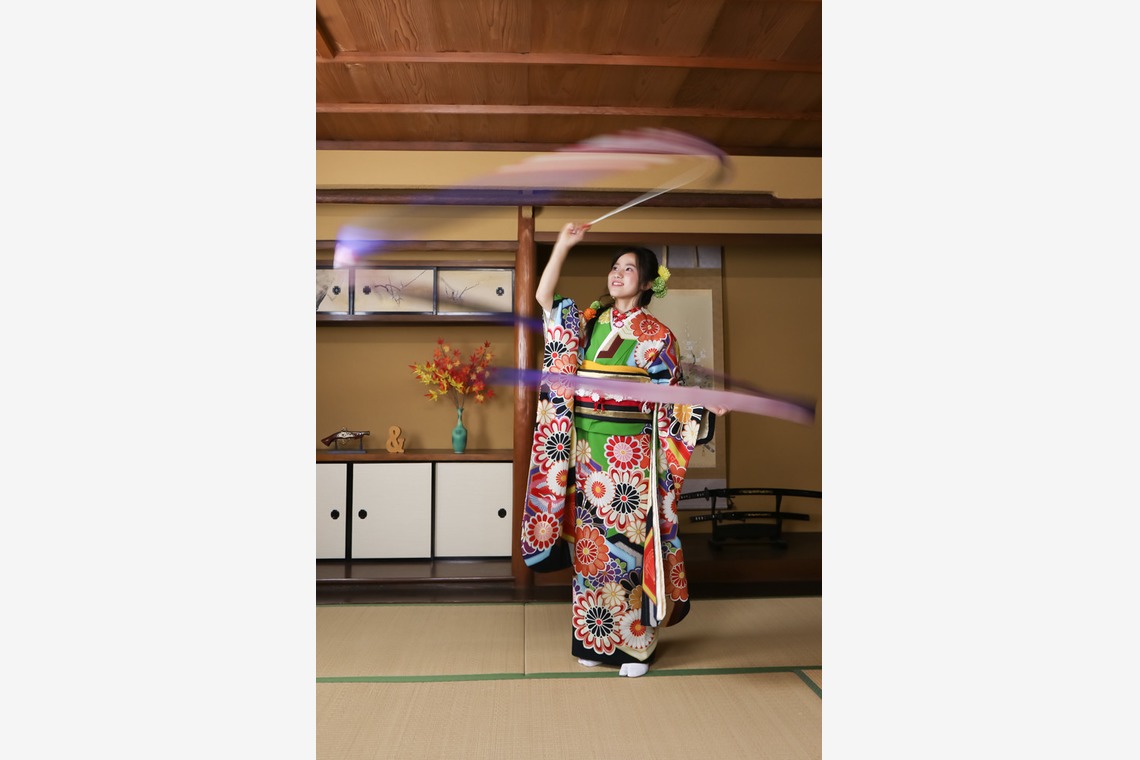 スマイルハンターが出張撮影した家族写真(キッズ,ベビーフォト)などが写った「成人式フォト」の家族写真