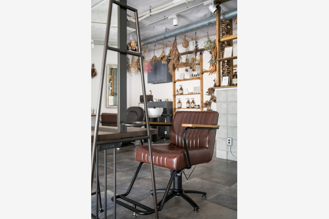 德永三千代が撮影した「ショップ・サロン」の写真