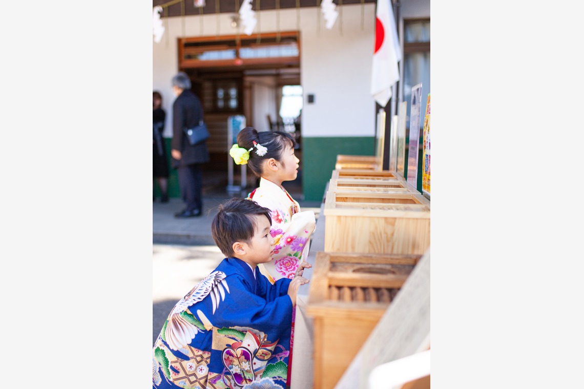 Photobirdが撮影した写真のアルバム「七五三の記念撮影、神社にて」