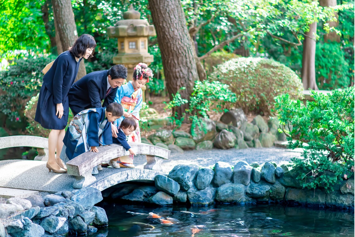 サキヤマ リエが出張撮影した家族写真(キッズ,ベビーフォト)などが写った「7歳女の子と5歳男の子・主役が二人の七五三＠寒川神社」の家族写真