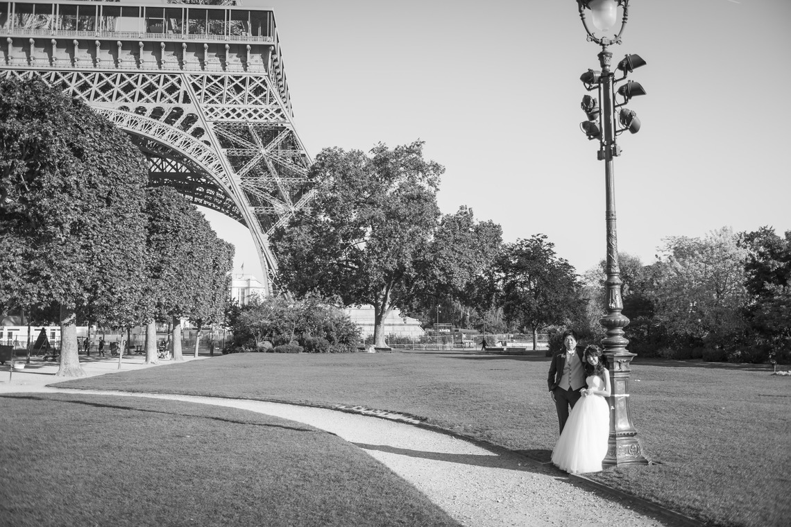 Photo of wedding photos in Paris taken by 24to Proddecu Photographer