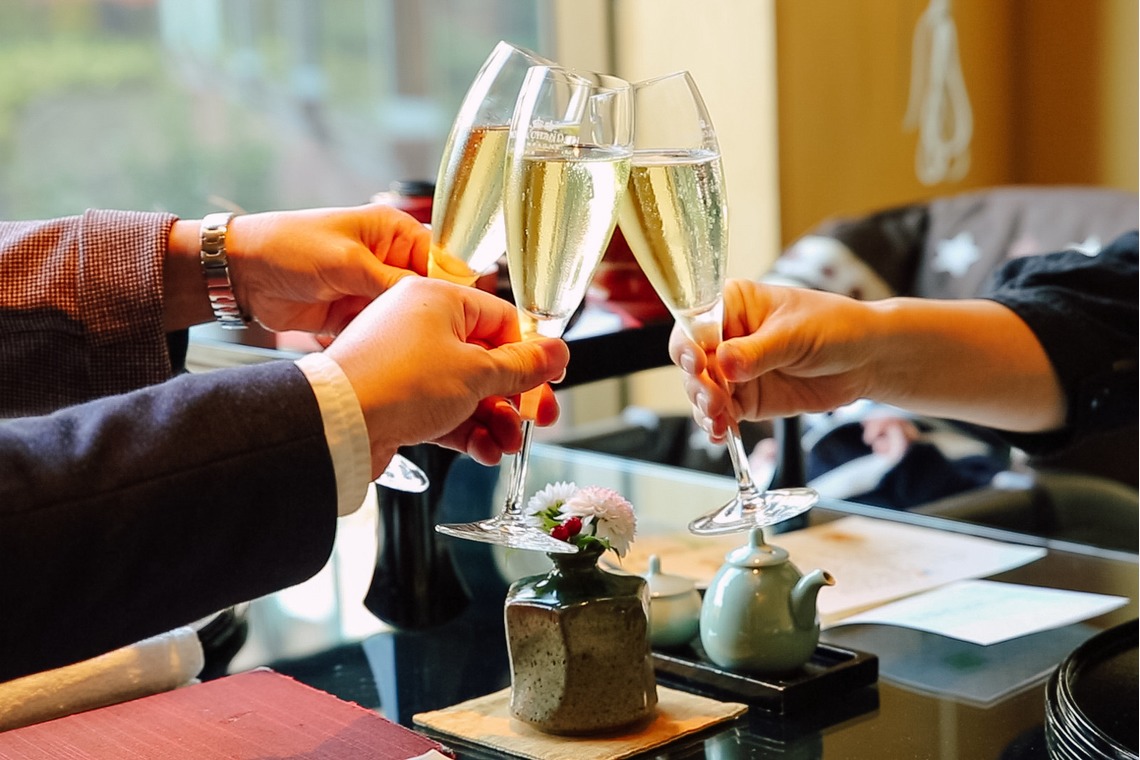 NAGASHIMA Photographyが出張撮影した家族写真(キッズ,ベビーフォト)などが写った「お食い初め＠椿山荘」の家族写真