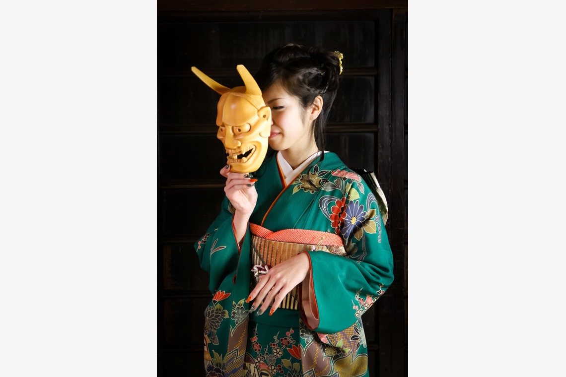 スマイルハンターが出張撮影した家族写真(キッズ,ベビーフォト)などが写った「成人式フォト」の家族写真