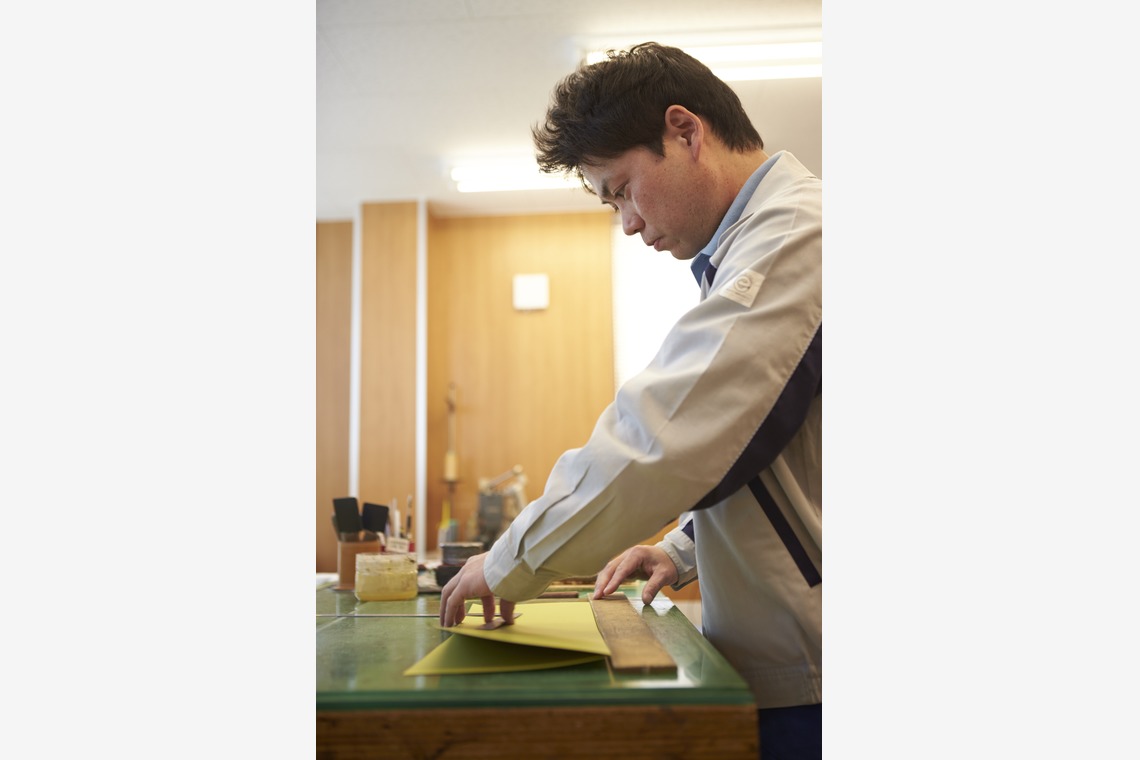 岩瀬泰治が撮影した写真のアルバム「職場取材」