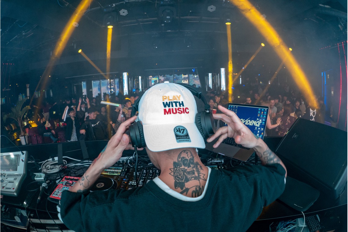 塩川善之（40213.film）が撮影した写真のアルバム「フェス・クラブ・ライブハウス・アーティストライブ・パーティースナップ撮影」