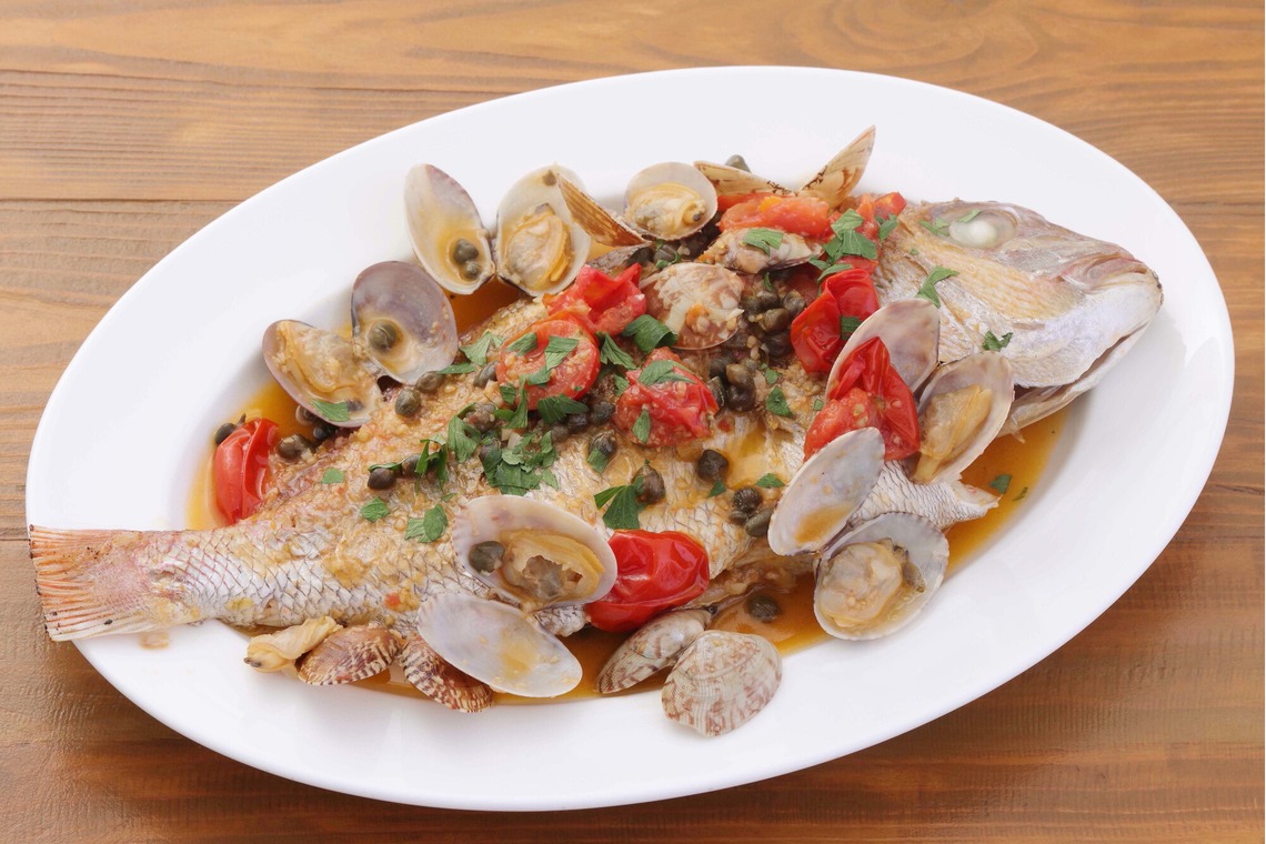 森安　照が撮影した「ステーキ・シーフード・サラダ」の写真