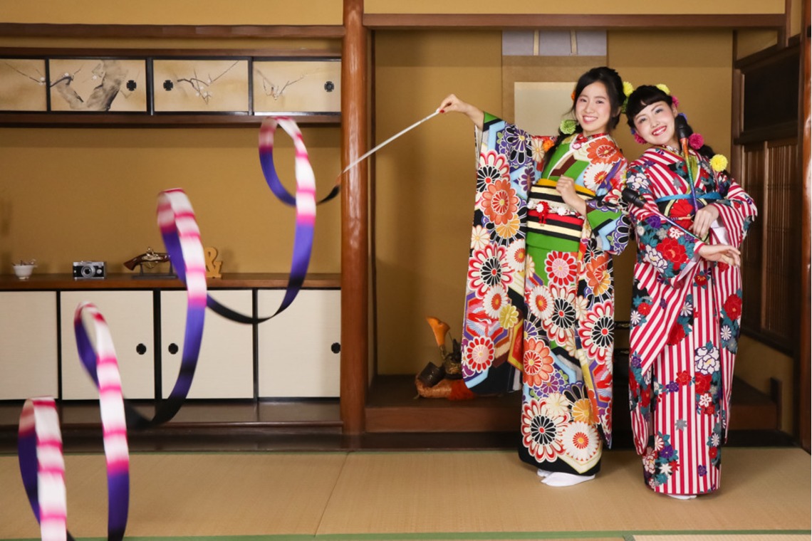 スマイルハンターが出張撮影した家族写真(キッズ,ベビーフォト)などが写った「成人式フォト」の家族写真