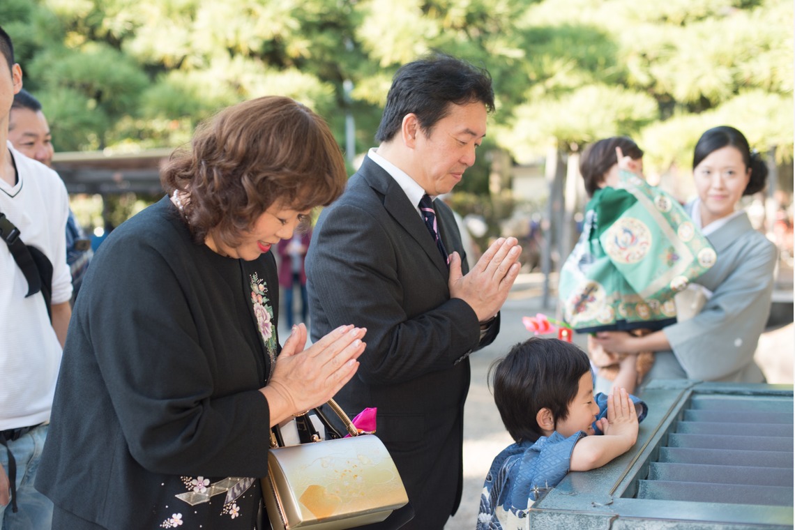 藤原和彦が撮影した写真のアルバム「活気あふれる柴又帝釈天」