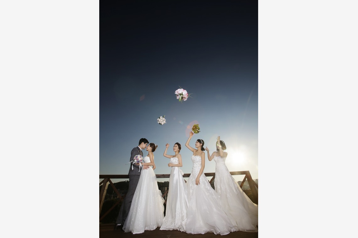 Photo of  taken by PHOTO STUDIO LUXE-スタジオリュクス-	