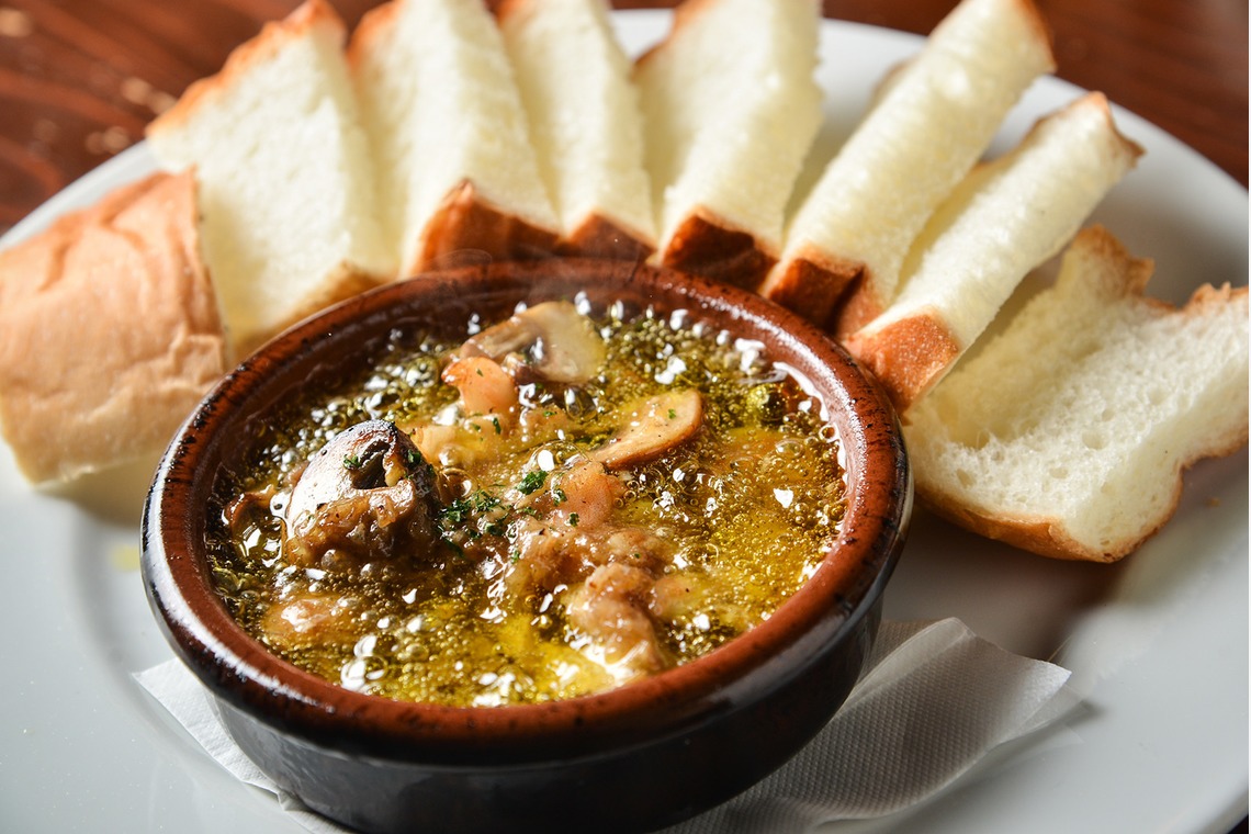 岩川芳信が撮影した写真のアルバム「飲食店撮影」