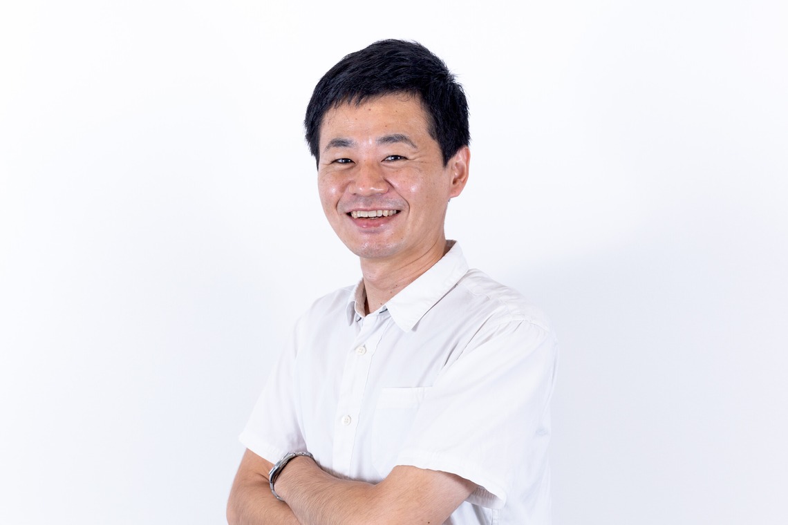 滋賀淳が撮影した写真のアルバム「プロフィール、インタビュー」