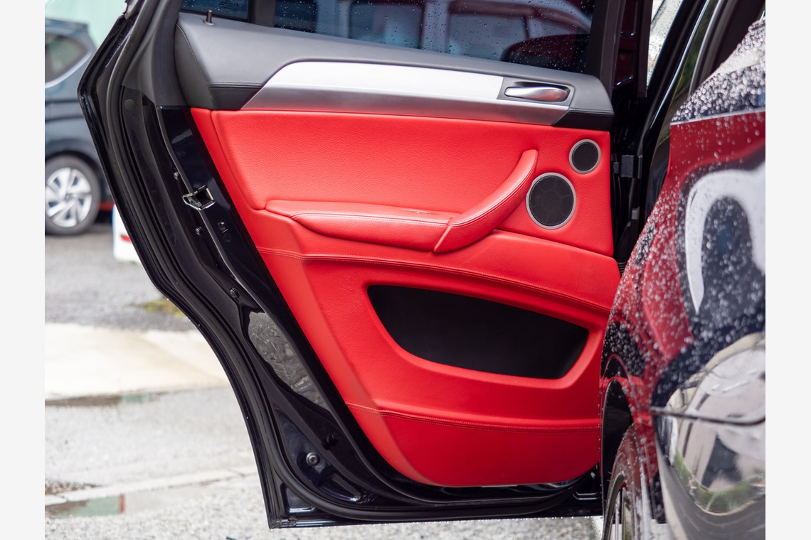 原野 英樹が撮影した「輸入車販売会社よりBMW X5のカーセンサーSDGE 掲載用写真を依頼いただきました」の写真