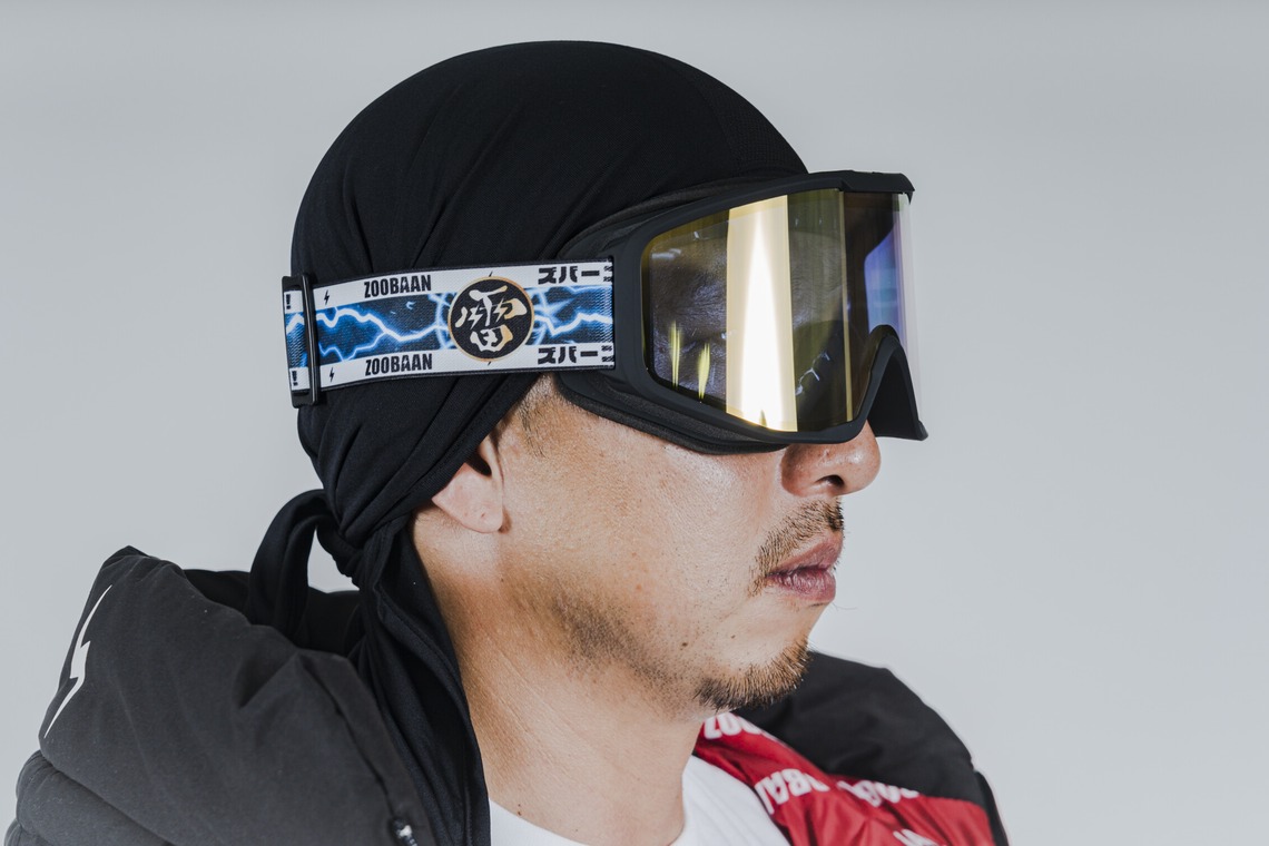 山内康平が撮影した「スノーボード・ウェアブランドスタジオ撮影」の写真