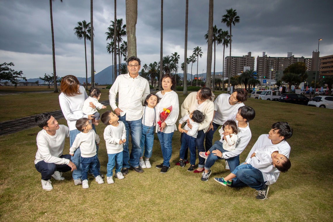 岩坪眞一郎が撮影した家族写真の出張撮影のアルバム「還暦祝い家族写真」