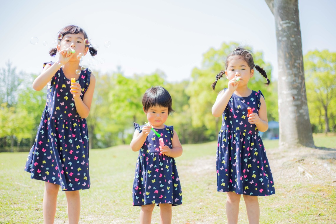 フォスタムが撮影した家族写真の出張撮影のアルバム「春の公園で家族フォト」