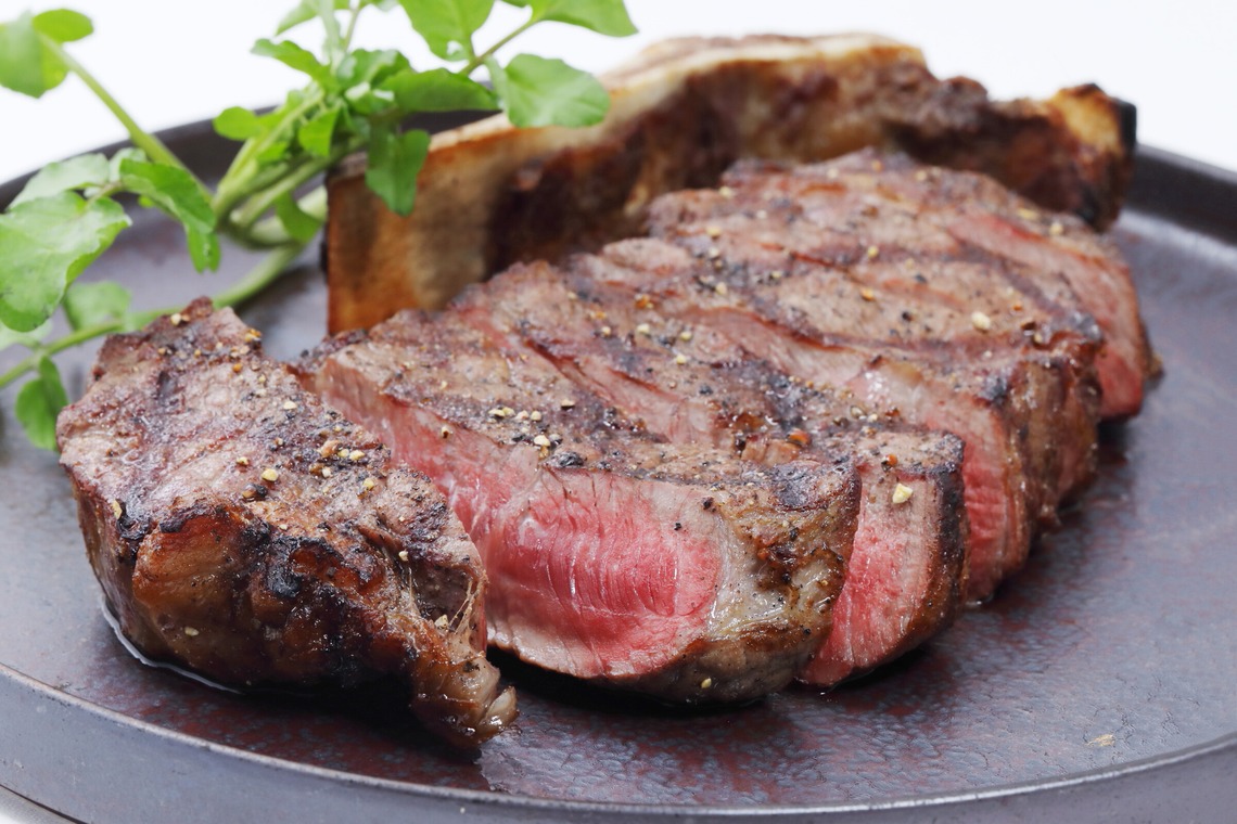 森安　照が撮影した写真のアルバム「肉弁当・肉料理」