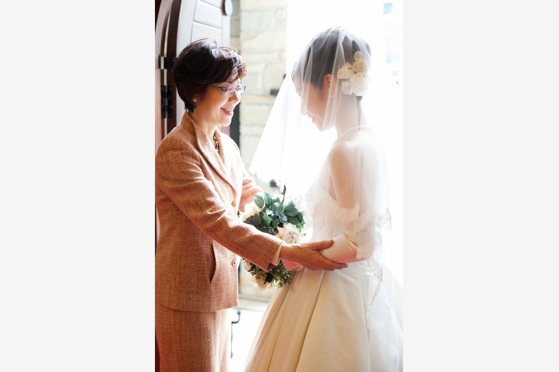 ほんとうにかわいい結婚写真ecoo（エクー）が撮影した写真のアルバム「チャペル」