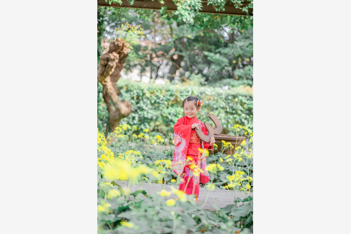 尾崎光が撮影した写真のアルバム「七五三フォト/3P」