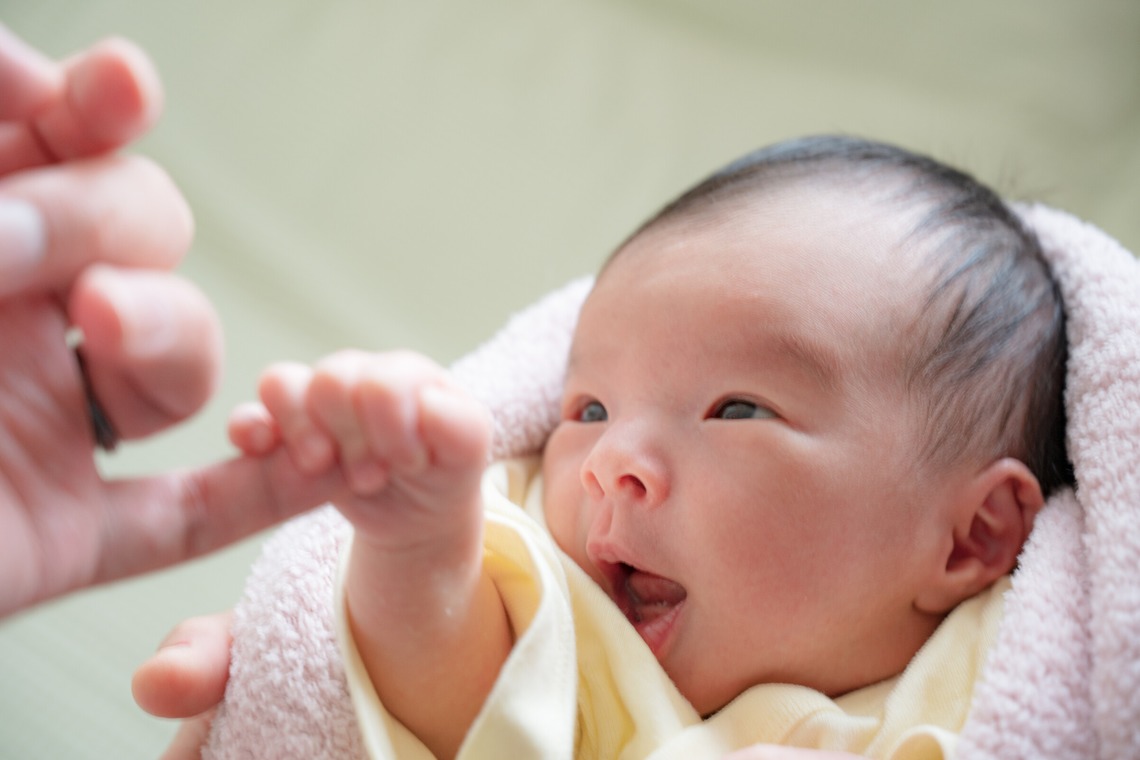 高木勇斗が撮影したニューボーンフォトのアルバム「赤ちゃん」