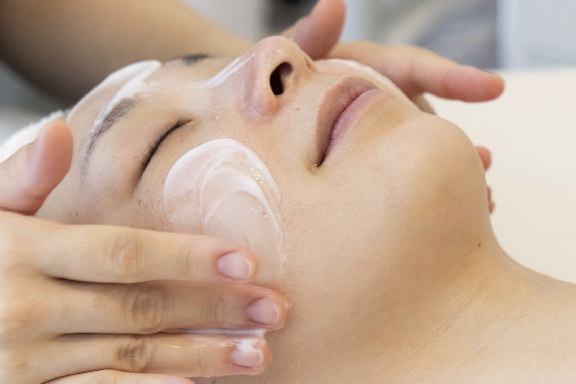 柿元写真事務所が撮影した写真のアルバム「ビューティーサロン」