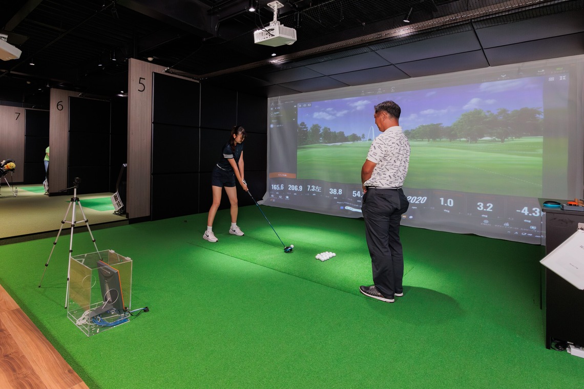 イトウ　ノブミチが撮影した「インドアゴルフ練習場撮影例_01」の写真