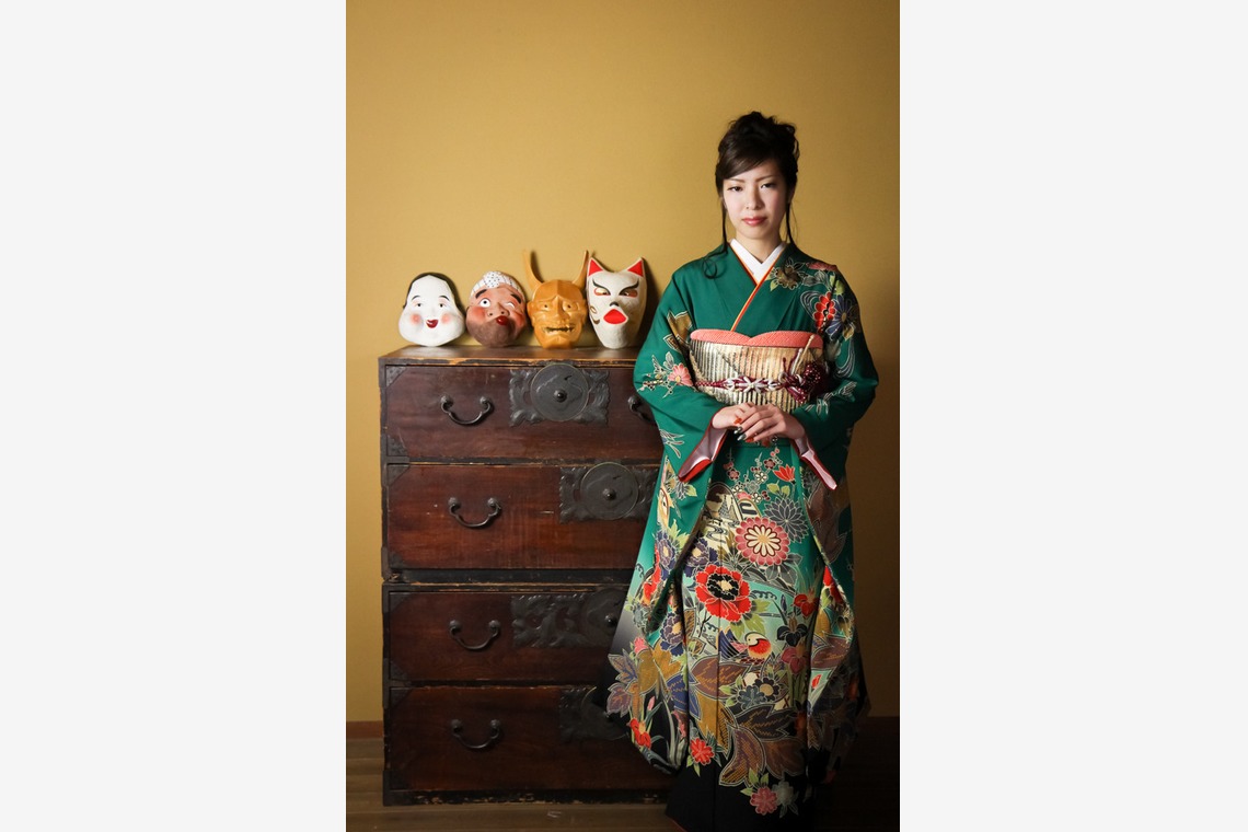 スマイルハンターが出張撮影した家族写真(キッズ,ベビーフォト)などが写った「成人式フォト」の家族写真