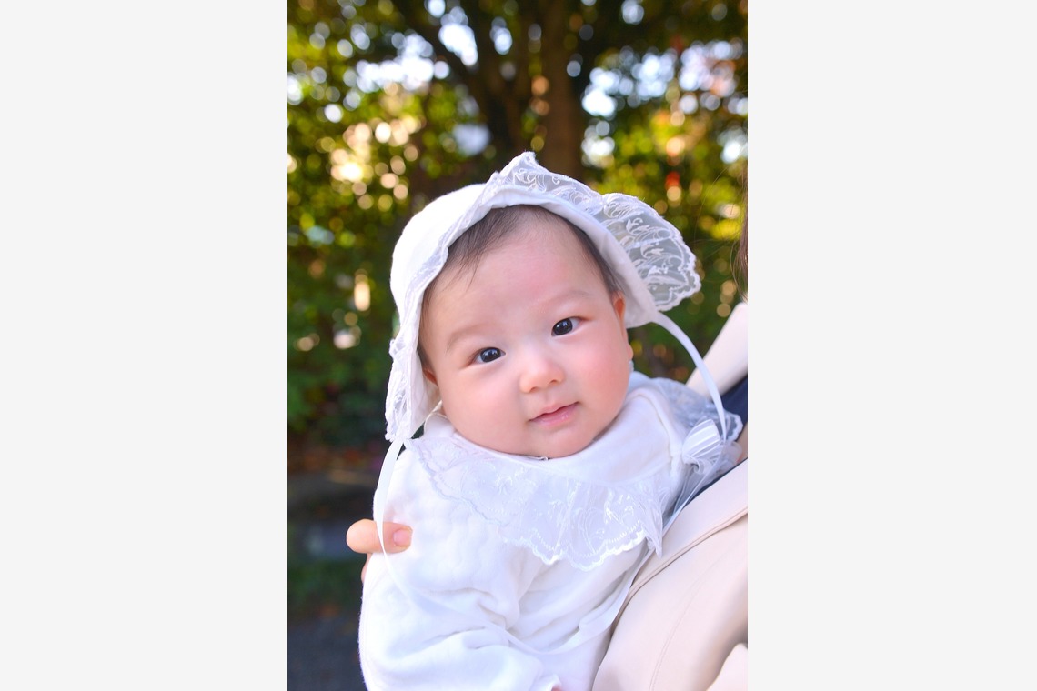 OUTDOOR STUDIOが出張撮影した家族写真(キッズ,ベビーフォト)などが写った「神社」の家族写真