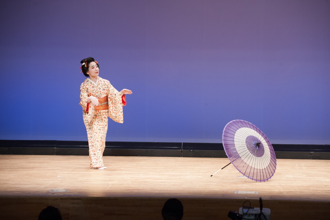 十時写真事務所が撮影した「踊り」の写真