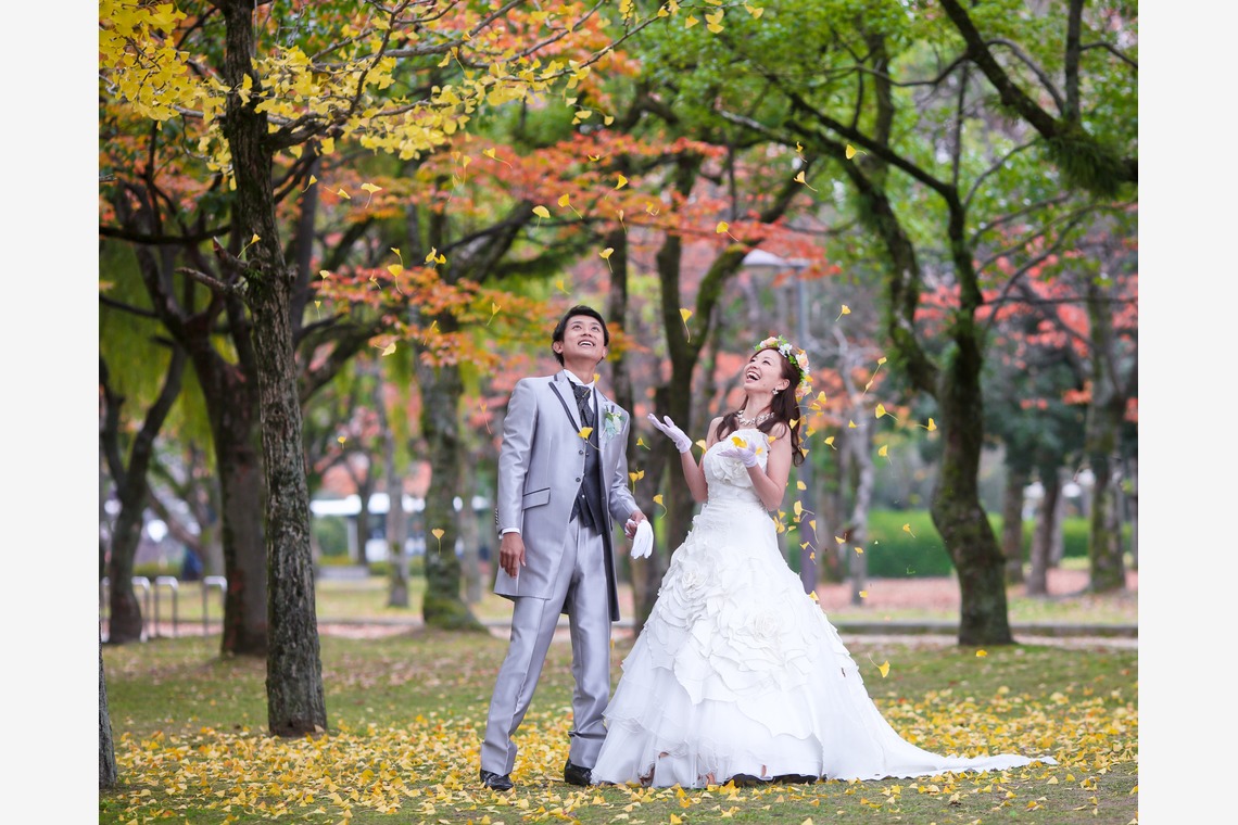 KIKIウェディングが撮影した写真のアルバム「紅葉の広島城と公園」