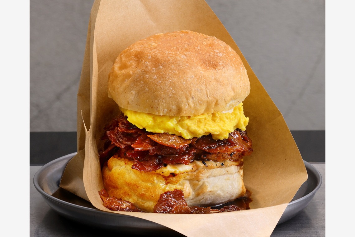 森安　照が撮影した写真のアルバム「ドッグ・サンドウィッチ・バーガー・ドリンク」