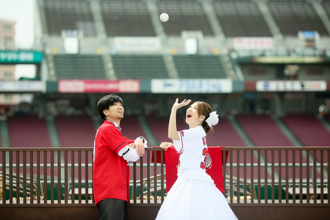 KIKIウェディングが撮影した写真のアルバム「カープと広島城」