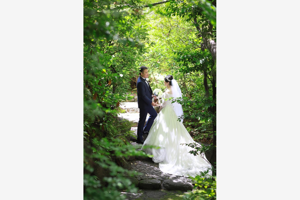 德永三千代が撮影した写真のアルバム「エンゲージメント・ウェディング」
