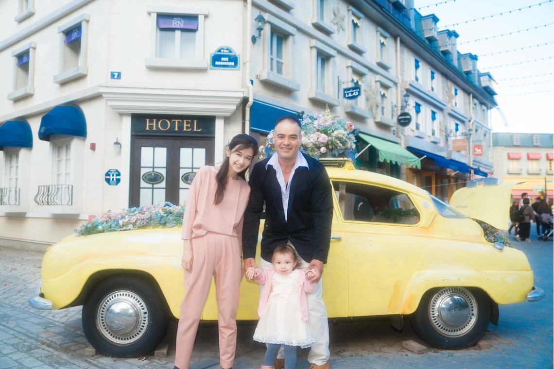 高遠が撮影した写真のアルバム「家族写真」