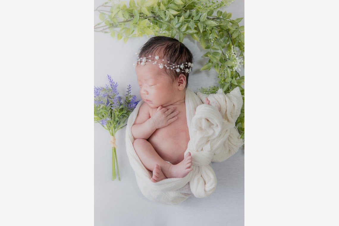 村井 智久が撮影した「ニューボーンフォト」の写真