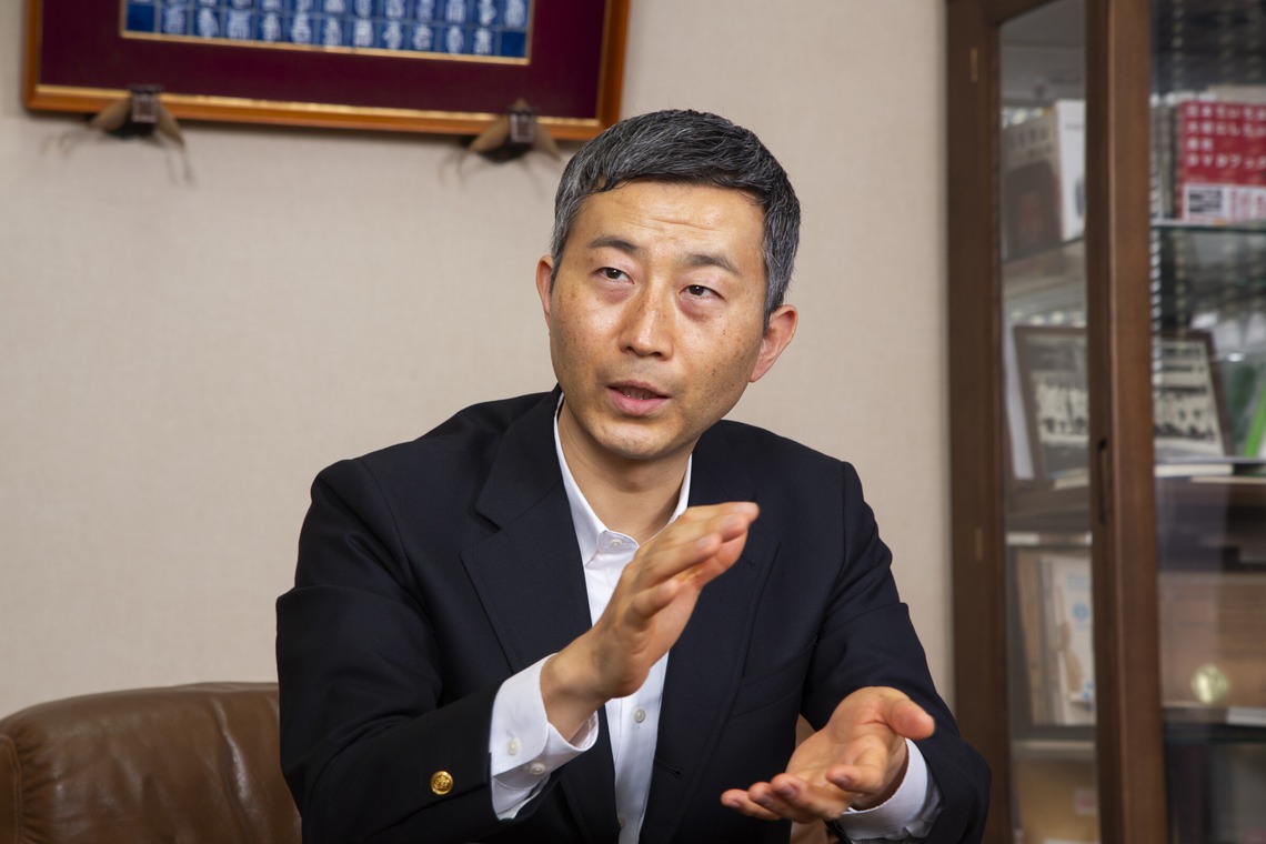 伊東昌信が撮影した「インタビュー　ポートレート」の写真